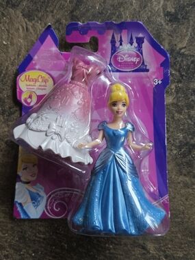 NIB Disney Princess Cinderella Blue & Pink Dress MagiClip 4" Doll
